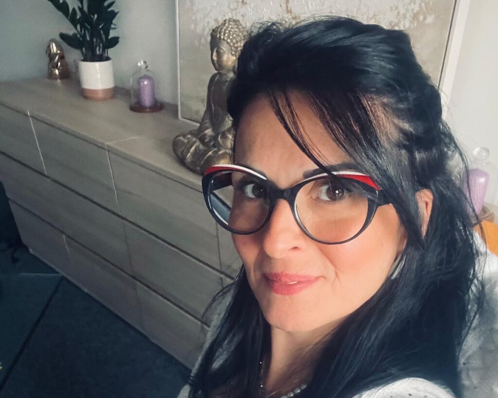 Carine Ouchene, hypnose et thérapie transgénérationnelle à La Maison du Bien-Être de Margency.